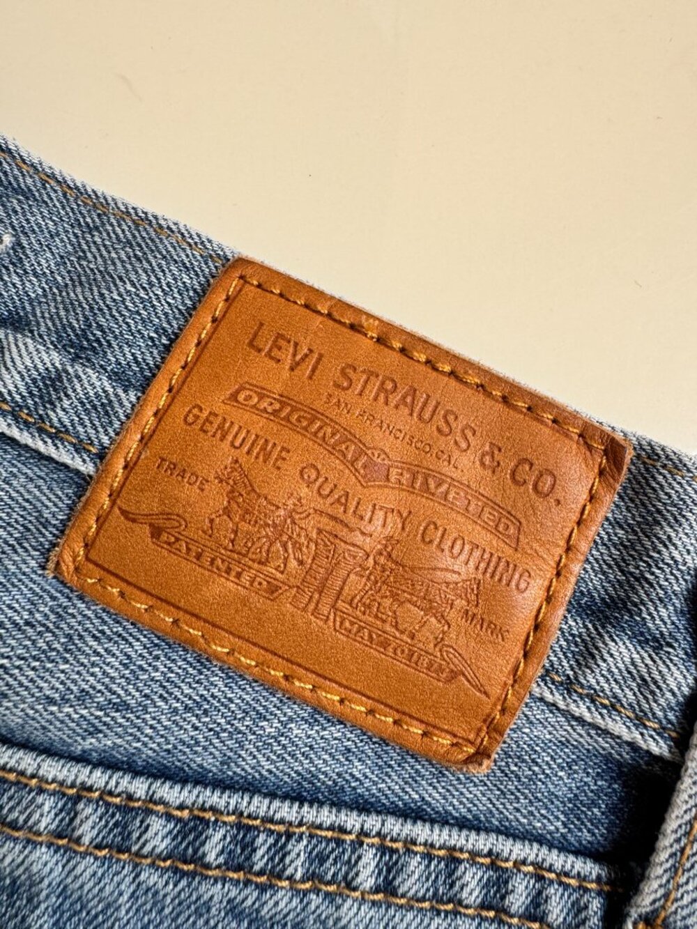 Levi’s Wedgie Fit Distressed Denim Cutoff Shorts - Picture 12 of 13